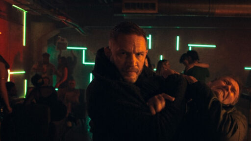 Caos e Destruição: filme de ação com Tom Hardy ganha trailer pela Netflix