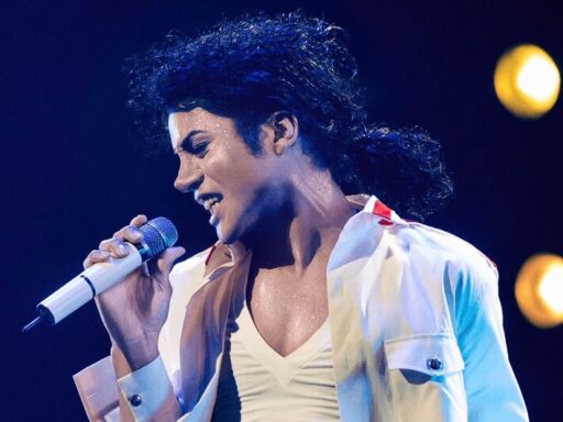 Jafaar Jackson como Michael Jackson em cinebiografia