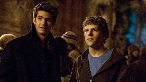 Andrew Garfield e Jesse Eisenberg no filme A Rede Social