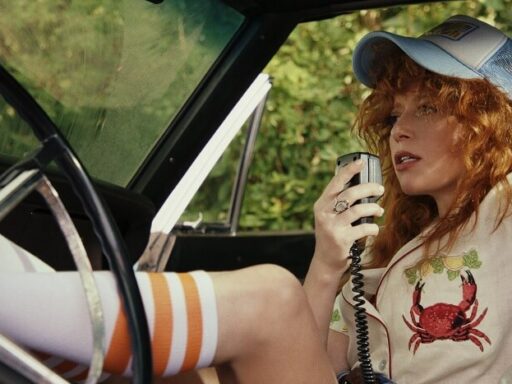 Poker Face: 2ª temporada da série de Natasha Lyonne e Rian Johnson ganha imagens