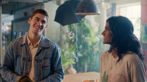Queimando o Filme: comédia romântica ganha trailer pelo Prime Video