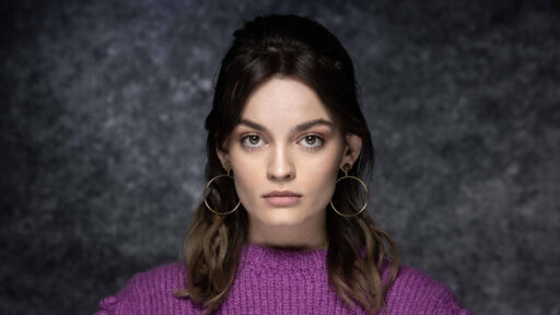 As Crônicas de Nárnia da Netflix terá Emma Mackey como Feiticeira Branca