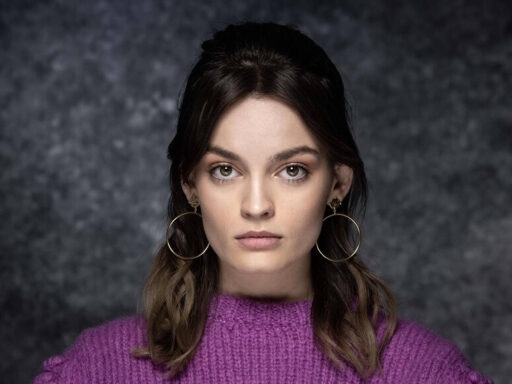 As Crônicas de Nárnia da Netflix terá Emma Mackey como Feiticeira Branca