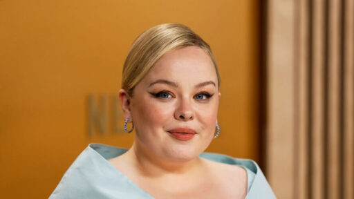 Imagem da atriz britânica Nicola Coughlan, de Bridgerton, em evento