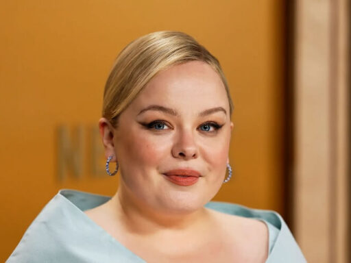 Imagem da atriz britânica Nicola Coughlan, de Bridgerton, em evento