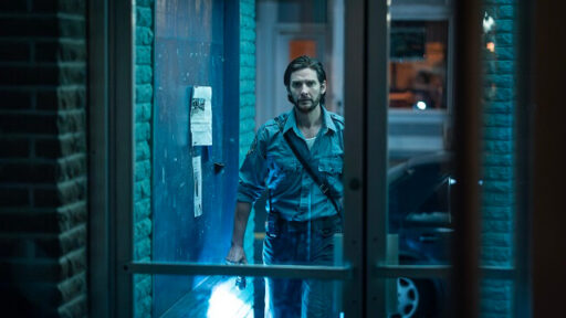 Ben Barnes é Tim Jamieson em O Instituto