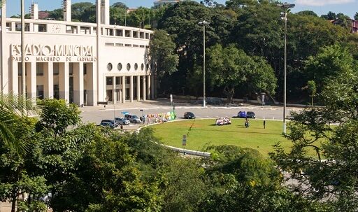 Praça Charles Miller, local do evento A Feira do Livro 2025