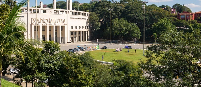 Praça Charles Miller, local do evento A Feira do Livro 2025