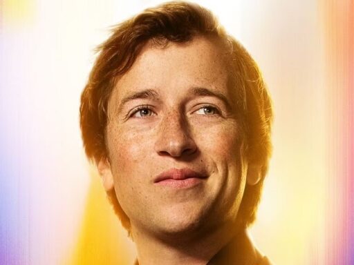 Skyler Gisondo, de Superman, pode entrar para o elenco de Entrando Numa Fria 4