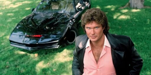 Criadores de 'Cobra Kai' farão filme de A Super Máquina