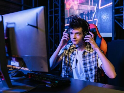 Automotivo + eSports marcas de carros que entraram no jogo