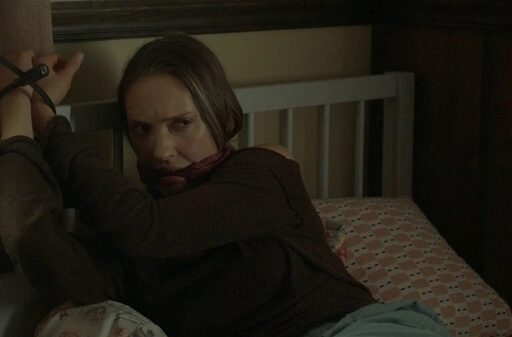Encurralada no Seu Dormitório (Trapped in Her Room, 2025, EUA) estreia no Lifetime Movies