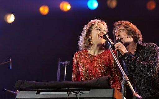 Song Sung Blue: Um Sonho a Dois
