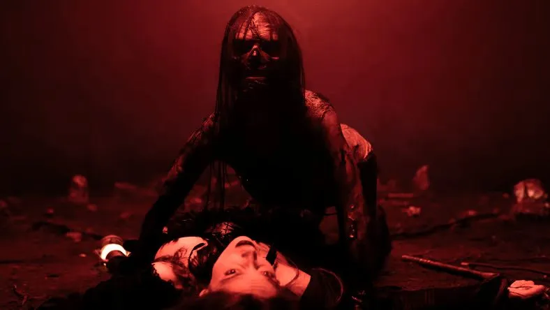 Criatura Voraz (2025) Final Explicado do Terror disponível na HBO Max