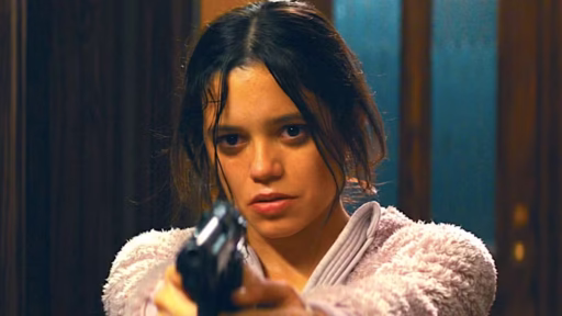 Jenna Ortega como Tara em Pânico 6 - Por Que ela está fora do novo filme