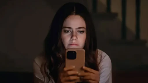Oi, Sumido! (2025) - FINAL EXPLICADO do Filme de Sophie Brooks e Molly Gordon disponível na HBO Max