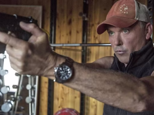Pacto de Redenção (Knox Goes Away, 2023) - FINAL EXPLICADO do filme com Michael Keaton